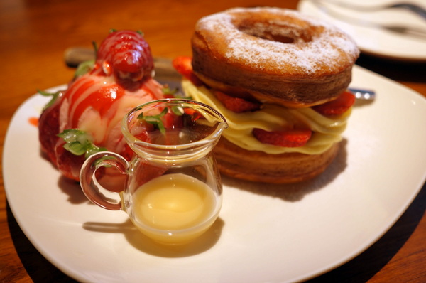 Drip Cafe 好滴(忠孝店)：(胖樺食記)二訪東區人氣店家”Drip Café好滴咖啡”(忠孝店) 。冰球咖啡歐蕾及可拿滋讓人魂牽夢縈。