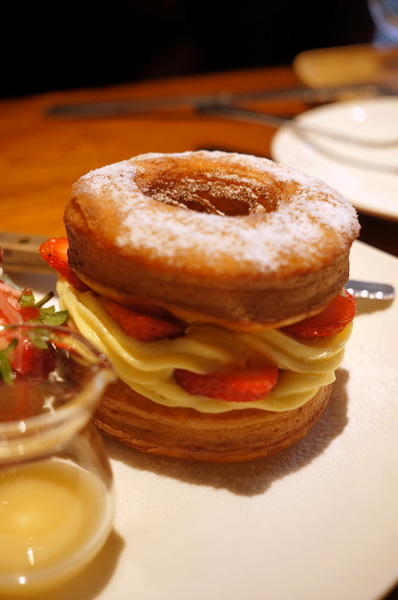 Drip Cafe 好滴(忠孝店)：(胖樺食記)二訪東區人氣店家”Drip Café好滴咖啡”(忠孝店) 。冰球咖啡歐蕾及可拿滋讓人魂牽夢縈。