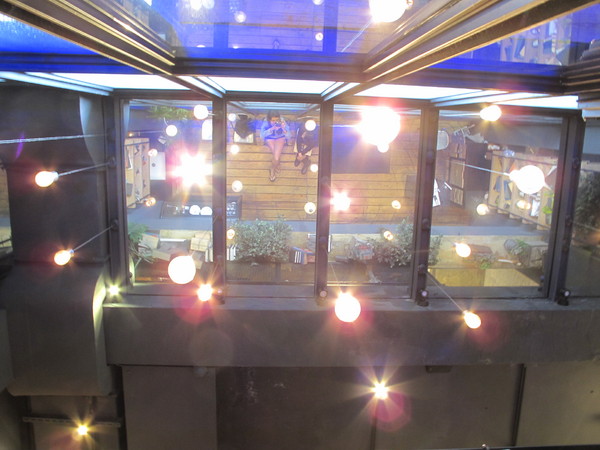 Drip Cafe 好滴(忠孝店)：(胖樺食記)捷運忠孝敦化Drip Café好滴咖啡。人氣排隊名店提供可頌甜甜圈及各種鹹食。