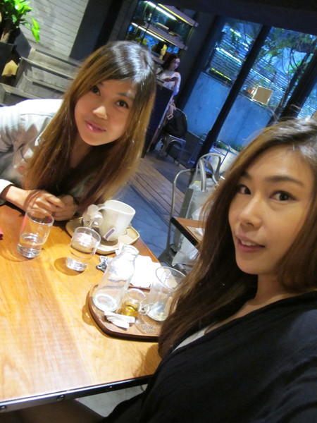 Drip Cafe 好滴(忠孝店)：(胖樺食記)捷運忠孝敦化Drip Café好滴咖啡。人氣排隊名店提供可頌甜甜圈及各種鹹食。