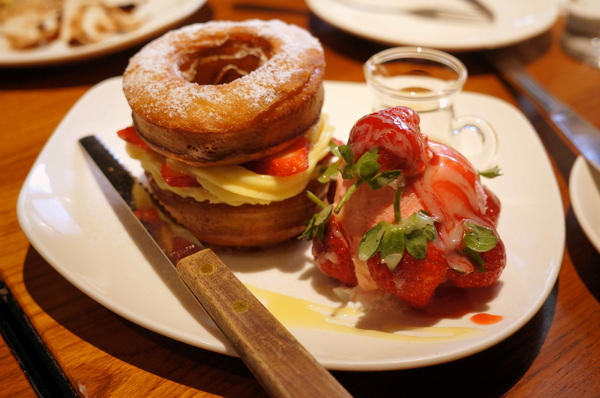 Drip Cafe 好滴(忠孝店)：(胖樺食記)二訪東區人氣店家”Drip Café好滴咖啡”(忠孝店) 。冰球咖啡歐蕾及可拿滋讓人魂牽夢縈。