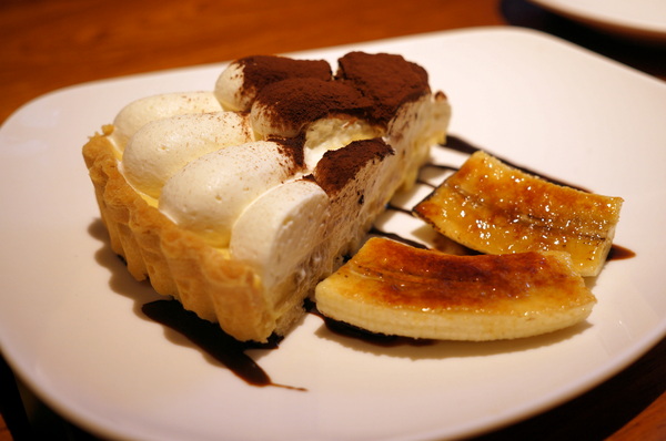 Drip Cafe 好滴(忠孝店)：(胖樺食記)二訪東區人氣店家”Drip Café好滴咖啡”(忠孝店) 。冰球咖啡歐蕾及可拿滋讓人魂牽夢縈。