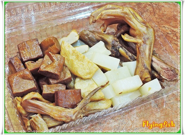 小春樓:✜ 食在安心滴休閒零嘴、婆婆媽媽滴好幫手-「小春樓 鴨舌x滷雞x滷味專賣店」>m<