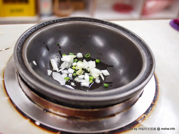 陳記迷你火鍋：【食記】苗栗陳記迷你火鍋@南苗夜市 : 雖然同名,服務與食材卻差很多…