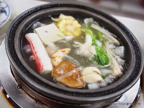 陳記迷你火鍋：【食記】苗栗陳記迷你火鍋@南苗夜市 : 雖然同名,服務與食材卻差很多…