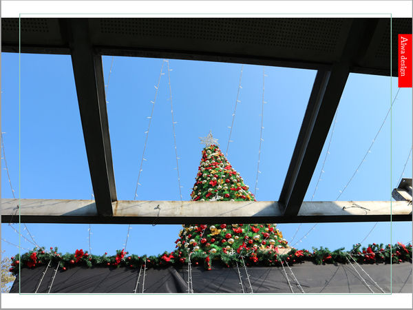 【新竹好好玩】喔耶！新竹市感恩季東門城聖誕好漂亮！我們不去台北囉~~(傲嬌樣(๑˘ ₃˘๑) 哼！)-17.jpg