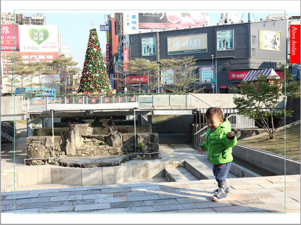【新竹好好玩】喔耶！新竹市感恩季東門城聖誕好漂亮！我們不去台北囉~~(傲嬌樣(๑˘ ₃˘๑) 哼！)-12.jpg