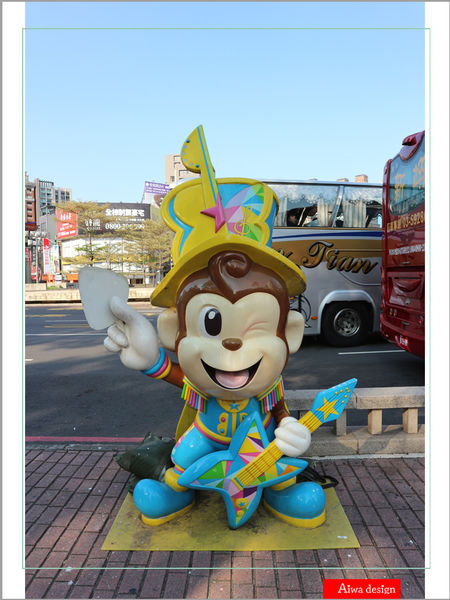 【新竹好好玩】喔耶！新竹市感恩季東門城聖誕好漂亮！我們不去台北囉~~(傲嬌樣(๑˘ ₃˘๑) 哼！)-08.jpg