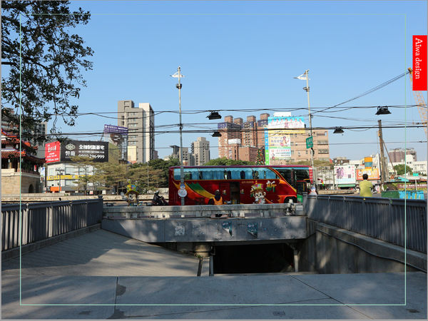 【新竹好好玩】喔耶！新竹市感恩季東門城聖誕好漂亮！我們不去台北囉~~(傲嬌樣(๑˘ ₃˘๑) 哼！)-10.jpg