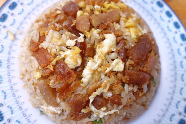 佳佳餐飲屋:佳佳餐飲屋 炒飯很多種..你一定沒看過的烏魚子炒飯..粒粒分明又貢貢乓