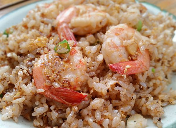 佳佳餐飲屋:佳佳餐飲屋 炒飯很多種..你一定沒看過的烏魚子炒飯..粒粒分明又貢貢乓