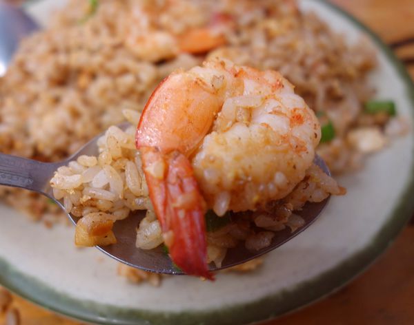 佳佳餐飲屋:佳佳餐飲屋 炒飯很多種..你一定沒看過的烏魚子炒飯..粒粒分明又貢貢乓