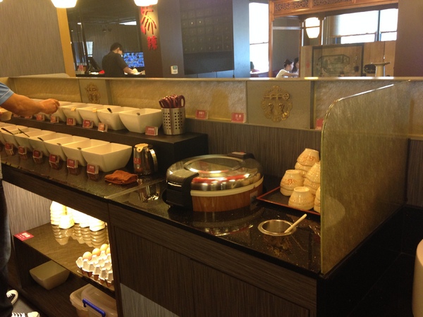 馬辣頂級麻辣鴛鴦火鍋(復興店):馬辣頂級麻辣鴛鴦火鍋(復興店)♥ 吃到飽火鍋 ♥ 哈根達絲16種口味吃到飽