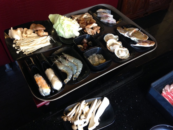 馬辣頂級麻辣鴛鴦火鍋(復興店):馬辣頂級麻辣鴛鴦火鍋(復興店)♥ 吃到飽火鍋 ♥ 哈根達絲16種口味吃到飽