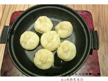 春風滿麵:【食記-邀約】oO。台北 忠孝東路 春風滿麵 生煎包、牛肉麵、芝麻豆沙鍋餅、蔥油餅、乾拌麵 堅持每天現做的麵條及餅皮,發揚傳統的平價美味。o○。