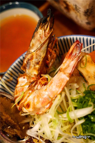 職人燒肉丼店舖：［台北東區］【職人燒肉丼店舖】職人嚴選牛小排、海陸雙拚海鮮丼飯體驗