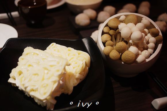 Fleur Lis 芙洛麗大飯店-元鼎府麻辣火鍋:【新竹美食】芙洛麗 元鼎府麻辣火鍋