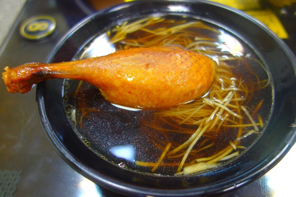 黃地當歸鴨：1030909[官本金文愛台灣]秋冬之際即將來臨黃地當歸鴨美味招牌鴨肉飯當歸鴨肉米粉溫暖您我的心