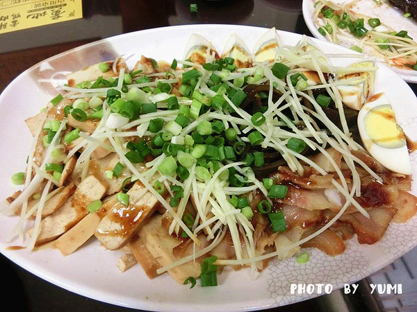 黃地當歸鴨：【台中食記】CP值破表~道地小吃在地人激推!!招牌鴨肉飯及當歸鴨讓你魂牽夢縈@黃地當歸鴨