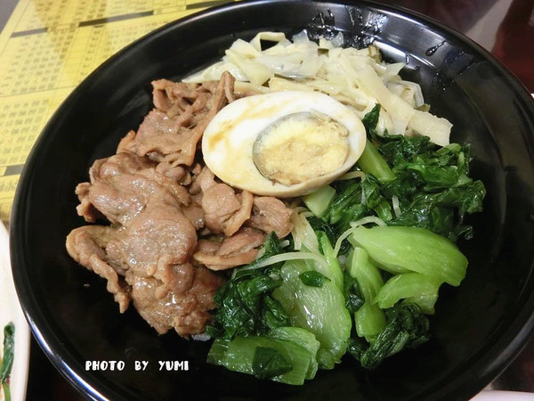 黃地當歸鴨：【台中食記】CP值破表~道地小吃在地人激推!!招牌鴨肉飯及當歸鴨讓你魂牽夢縈@黃地當歸鴨