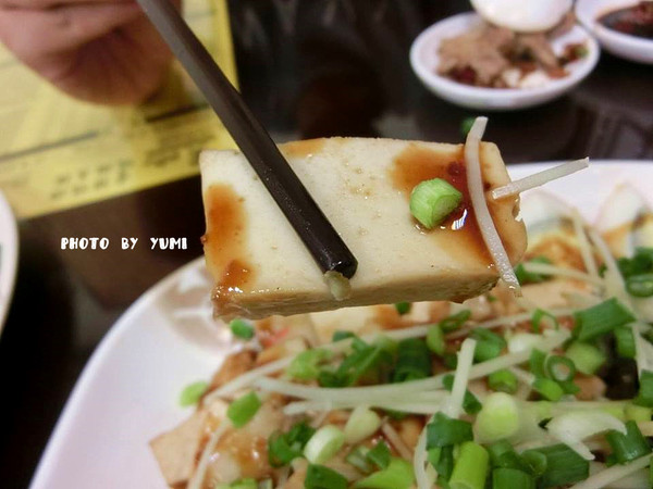 黃地當歸鴨：【台中食記】CP值破表~道地小吃在地人激推!!招牌鴨肉飯及當歸鴨讓你魂牽夢縈@黃地當歸鴨