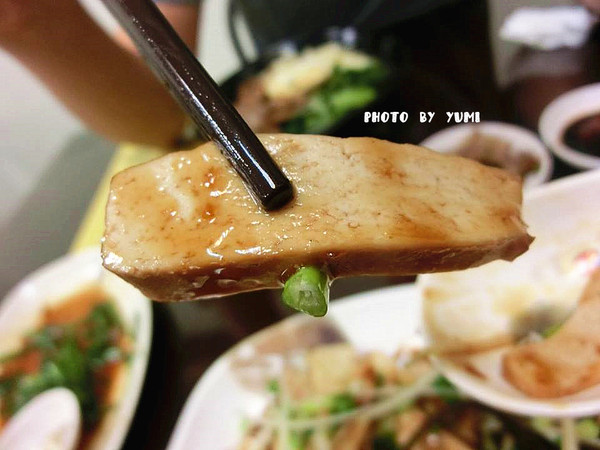 黃地當歸鴨：【台中食記】CP值破表~道地小吃在地人激推!!招牌鴨肉飯及當歸鴨讓你魂牽夢縈@黃地當歸鴨