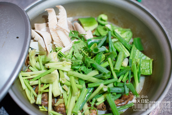 原創花雕雞(微風店):重口味者強推--一鍋三吃原創花雕雞
