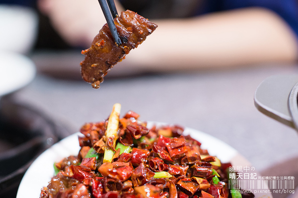 原創花雕雞(微風店):重口味者強推--一鍋三吃原創花雕雞