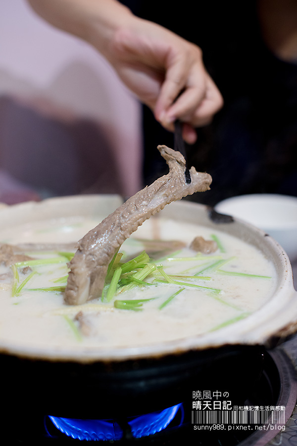 原創花雕雞(微風店):重口味者強推--一鍋三吃原創花雕雞