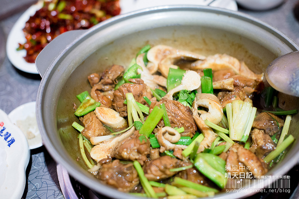 原創花雕雞(微風店):重口味者強推--一鍋三吃原創花雕雞