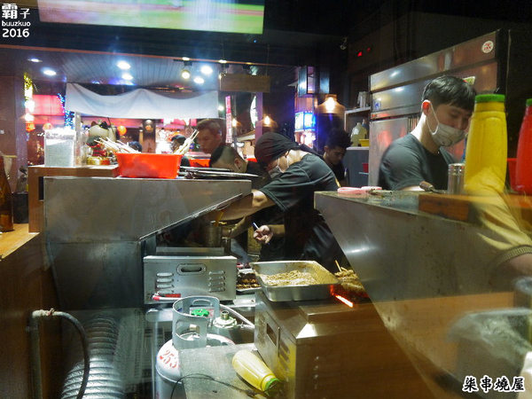 柒串燒屋：柒 串燒屋，加拿大生蠔又大又肥美阿