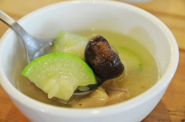 玫瑰盒子:【高雄】買花送花不如來吃花.玫瑰盒子.桑尼瘦不了