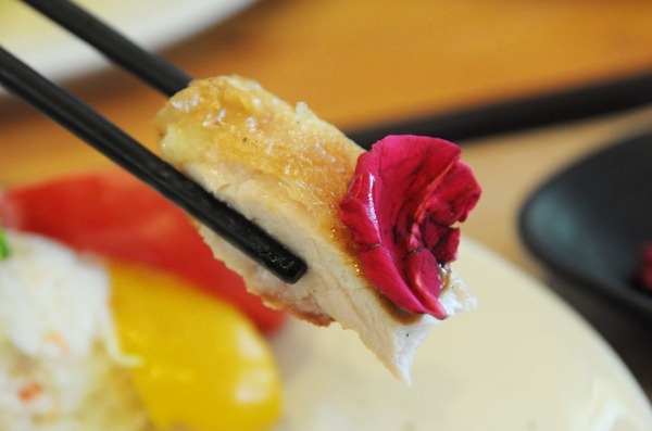 玫瑰盒子:【高雄】買花送花不如來吃花.玫瑰盒子.桑尼瘦不了