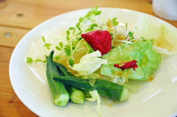 玫瑰盒子:【高雄】買花送花不如來吃花.玫瑰盒子.桑尼瘦不了