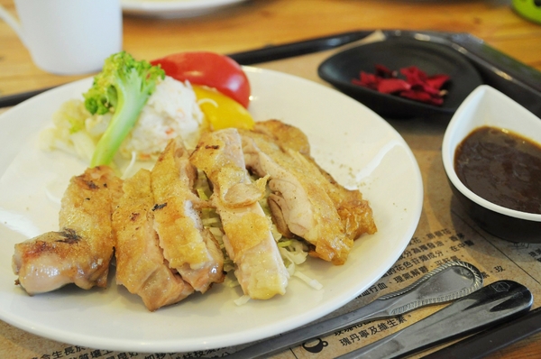 玫瑰盒子:【高雄】買花送花不如來吃花.玫瑰盒子.桑尼瘦不了