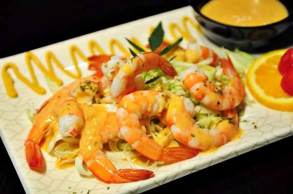 玖店音樂熱炒：【高雄】愛河之心旁的愜意好去處．玖店音樂熱炒．桑尼瘦不了