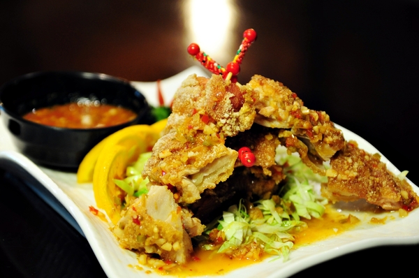 玖店音樂熱炒：【高雄】愛河之心旁的愜意好去處．玖店音樂熱炒．桑尼瘦不了