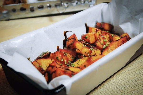 Nooice餐酒館:【高雄】豪宅旁的重鹹放鬆好地方.Nooice餐酒館.桑尼瘦不了