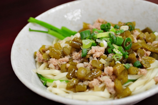 丁二姊:【高雄】四川宜賓的好味道.丁二姊燃麵.桑尼瘦不了