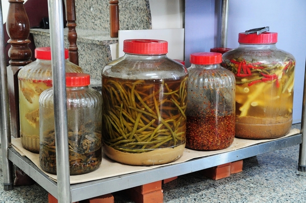 丁二姊:【高雄】四川宜賓的好味道.丁二姊燃麵.桑尼瘦不了