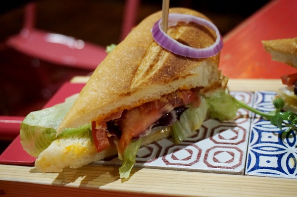 Howfun好飯食堂(光復店)：[國父紀念館] Howfun 好飯食堂：頗划算的商業午餐