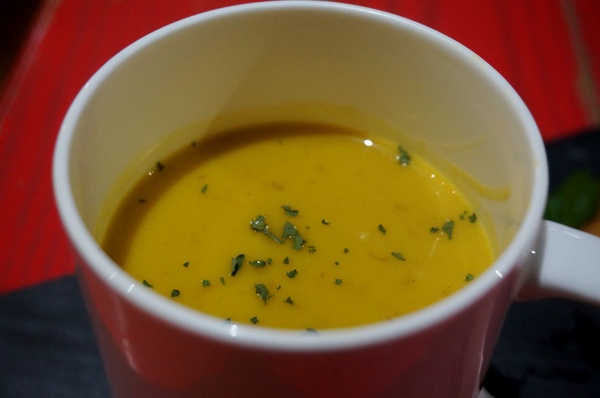 Howfun好飯食堂(光復店)：[國父紀念館] Howfun 好飯食堂：頗划算的商業午餐