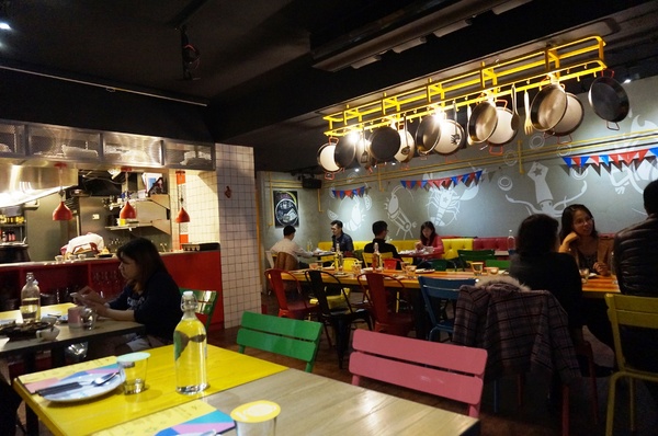 Howfun好飯食堂(光復店)：[國父紀念館] Howfun 好飯食堂：頗划算的商業午餐