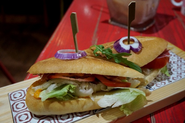 Howfun好飯食堂(光復店)：[國父紀念館] Howfun 好飯食堂：頗划算的商業午餐