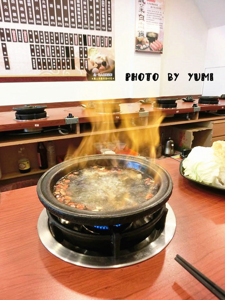 萬客什鍋:【台中食記】燃燒吧!烏骨雞~~嚴選食材創新吃法!新鮮美味小火鍋@萬客什鍋