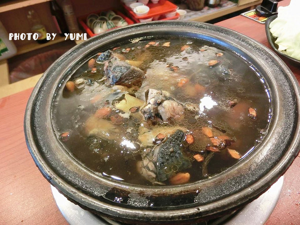 萬客什鍋:【台中食記】燃燒吧!烏骨雞~~嚴選食材創新吃法!新鮮美味小火鍋@萬客什鍋