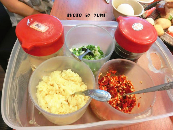 萬客什鍋:【台中食記】燃燒吧!烏骨雞~~嚴選食材創新吃法!新鮮美味小火鍋@萬客什鍋