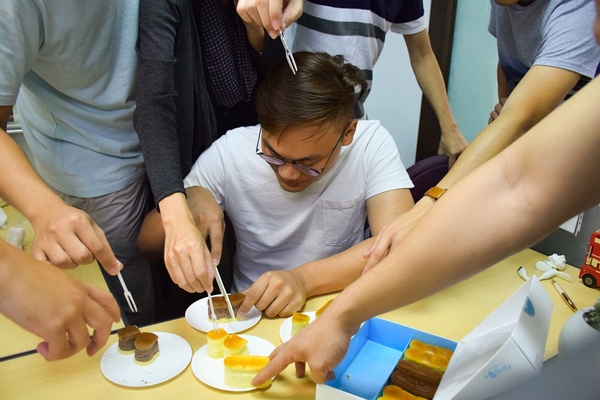 咕咕霍夫 烘焙美味:【台中】CP爆表的鮮奶乳酪蛋糕|這麼好吃以後吃不到怎麼辦阿