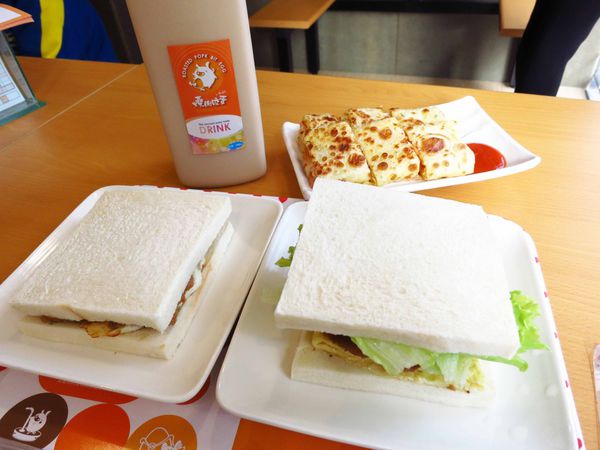 【台南】燒肉咬蛋(台南大同店)-美味的燒肉吐司