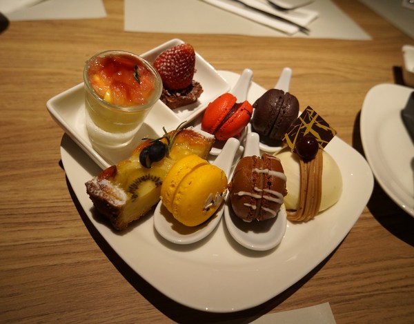 寒舍樂廚:寒舍樂廚♥ 70種甜點吃到飽 ♥南港展覽館